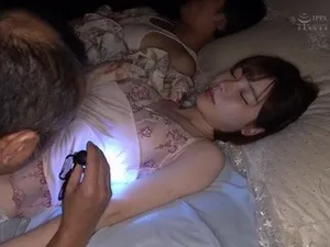 Thông âm đạo eny dâm thèm địt