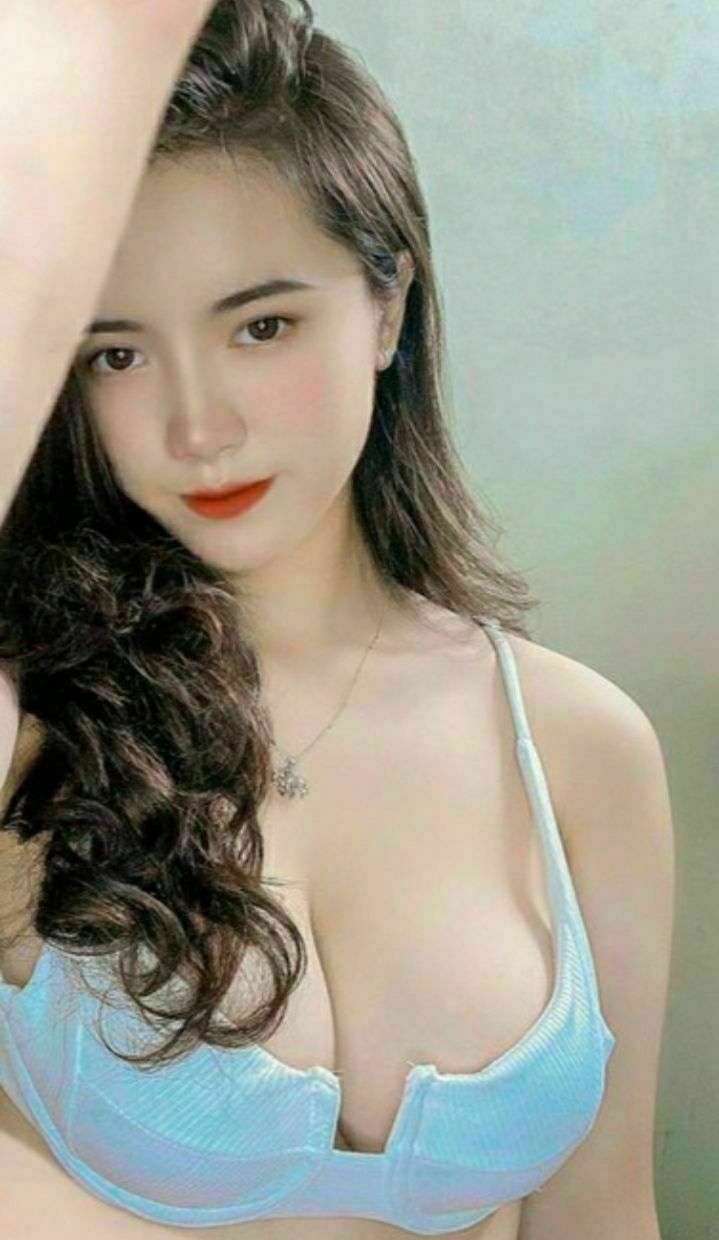 Cậu em trai nhút nhát được một người chị họ nứng cho biết mùi đời